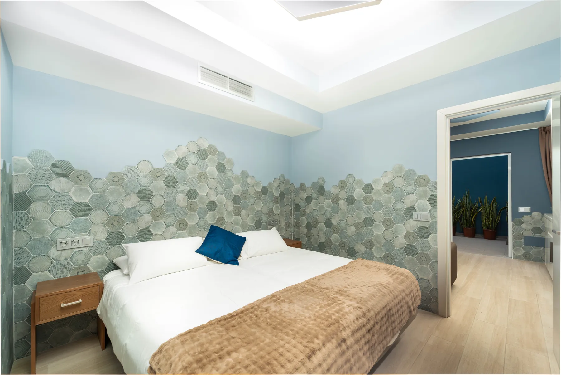 Garden Cove apartment, photo 4 of 6