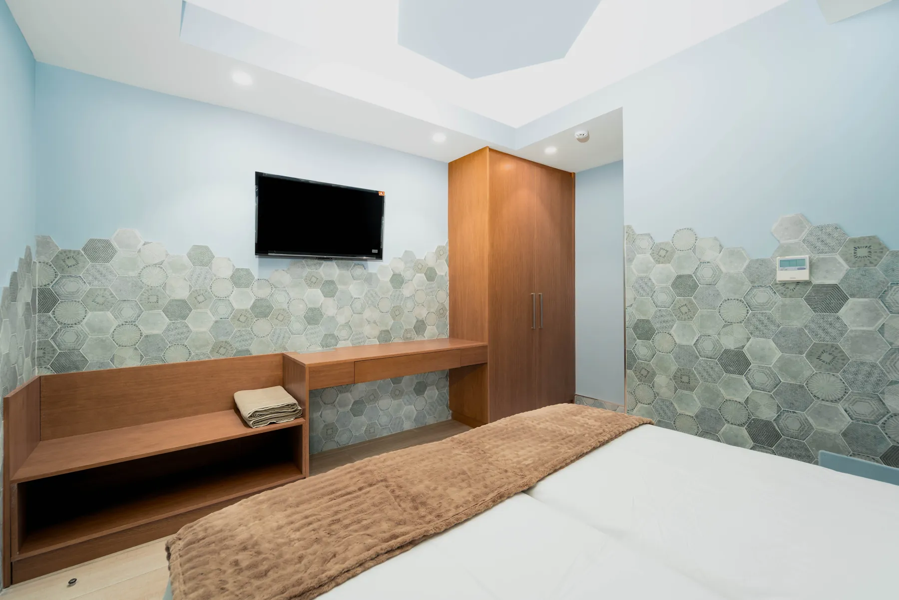 Garden Cove apartment, photo 6 of 6
